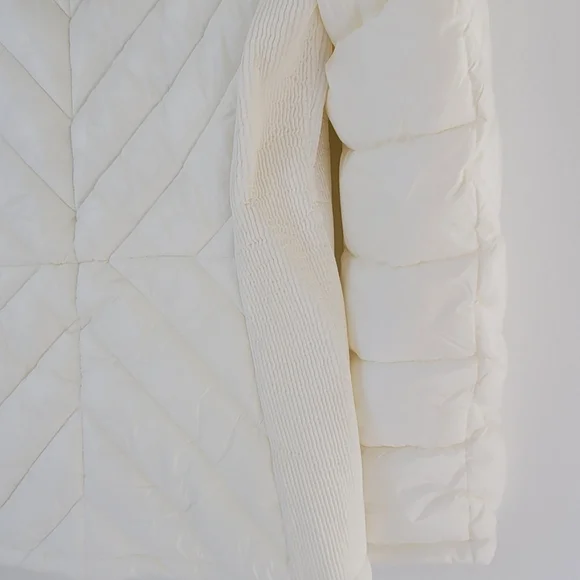 DKNY Puffy Jacket Size XL - Picture 6 of 8